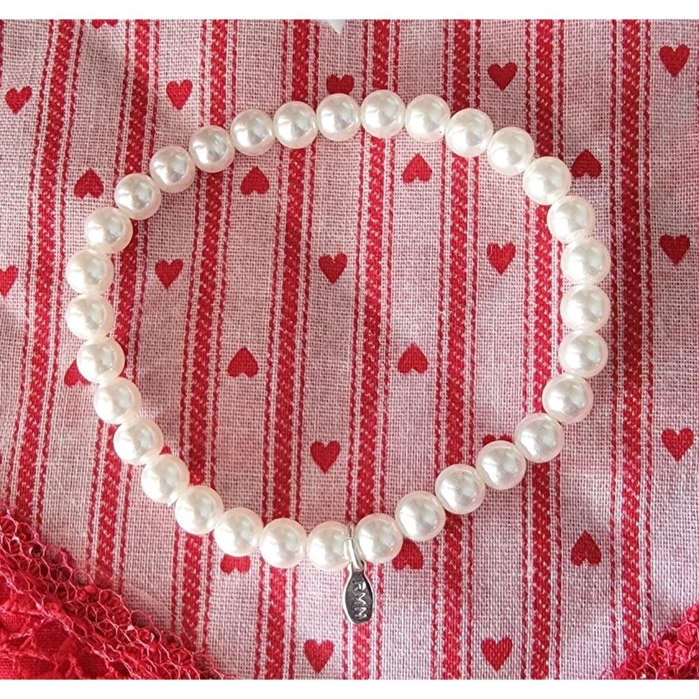 Vintage RMN Pearl Bracelet - Elevate Your Style with Timeless Elegance